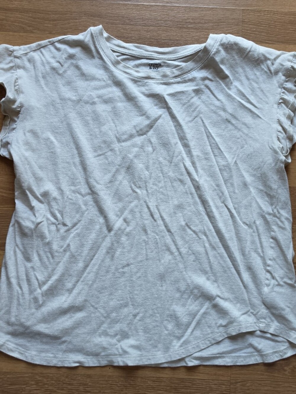 crown & ivy Short Sleeve Crew Tee in Light Gray